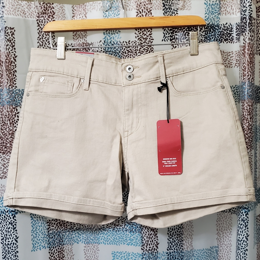 Denizen khaki shorts